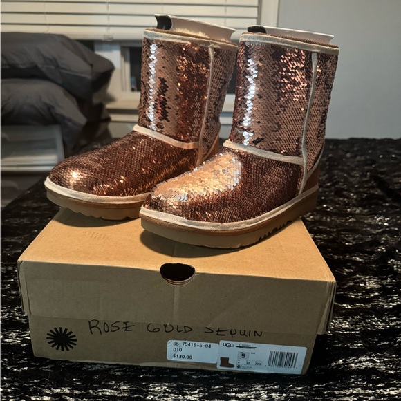 NEW CUSTOM UGGS ROSEGOLD SIZE 5! - Picture 3 of 5